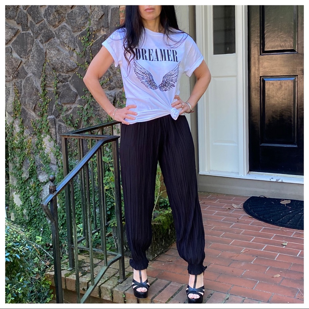 Chic Dreamer Graphic Tee - Picture 5 of 6
